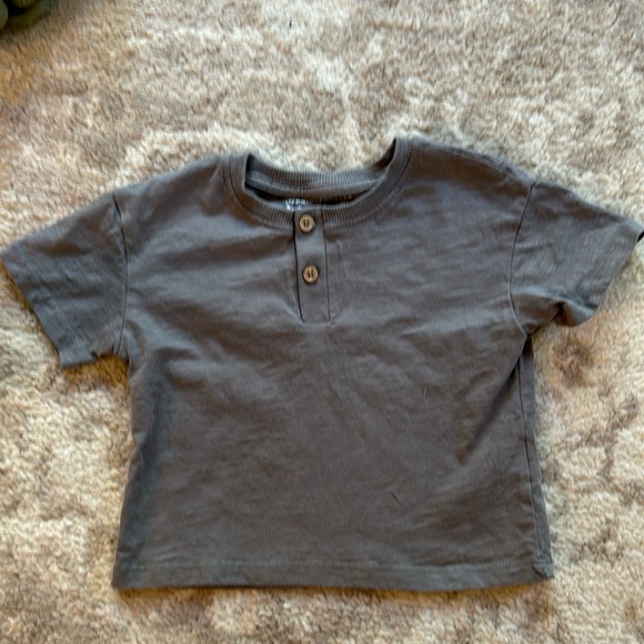 Button down grey tee - Picture 1 of 1